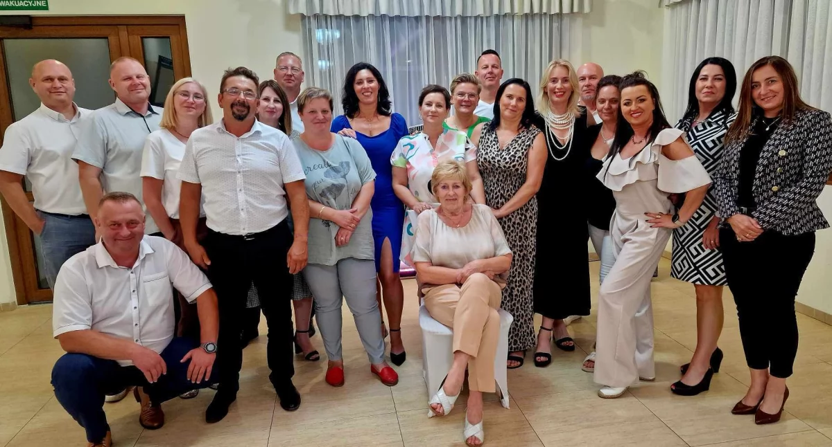 Szkoły, przedszkola, nauka • , Klasa VIIIa żnińskiej jedynce spotkała latach - zdjęcie, fotografia