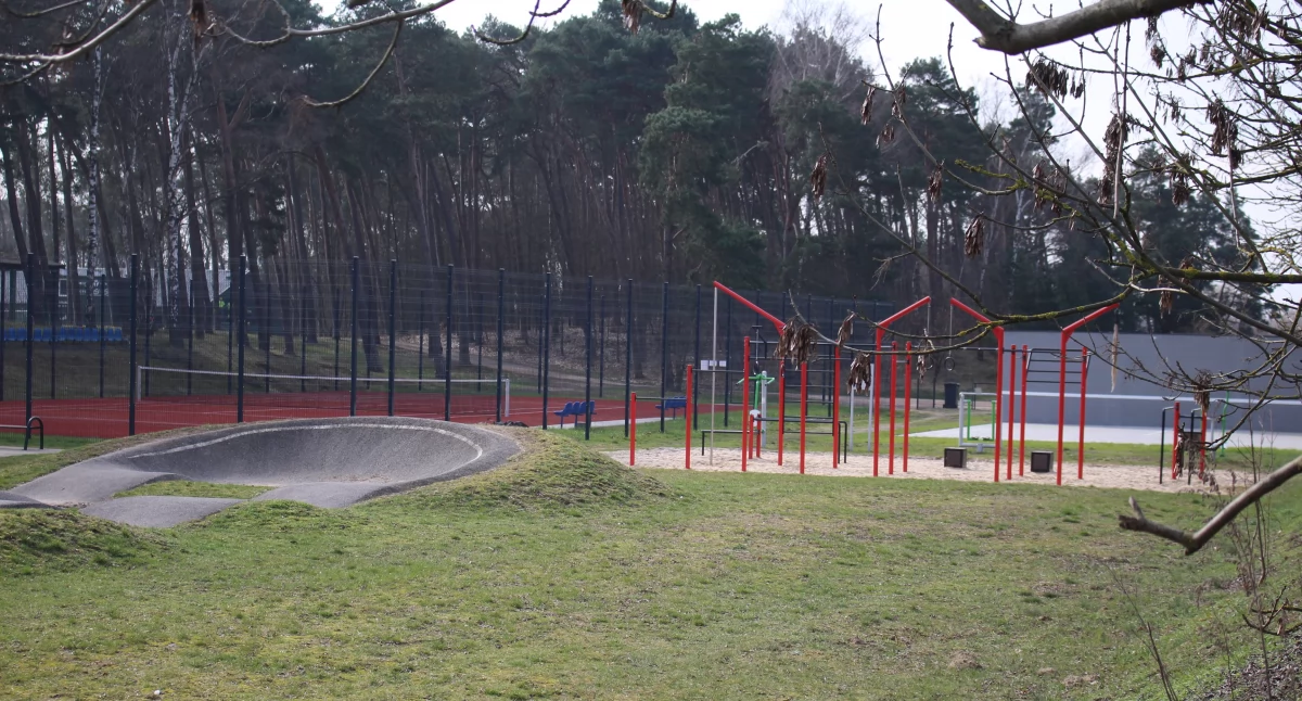 Ciągi komunikacyjne i parkingi powstaną w okolicy sportowego obiektu fot. Cezary Kucharski