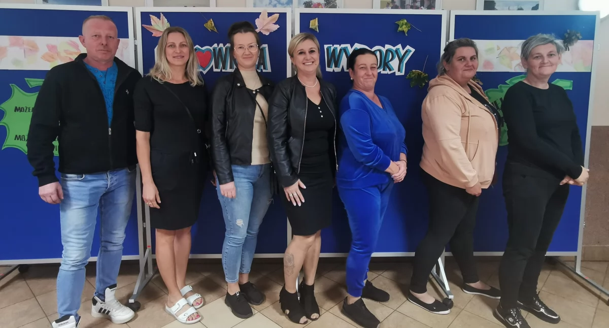 Nowa sołtys Laskownicy wraz z radą sołecką (fot. A.Duda-Nowicka) 