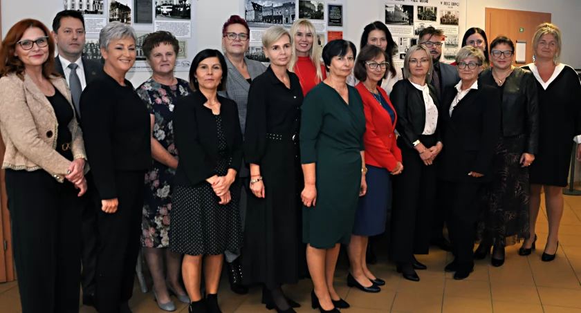 Pedagodzy, którzy otrzymali nagrody Burmistrza Szubina Mariusza Piotrkowskiego fot. Piotr Bembenek