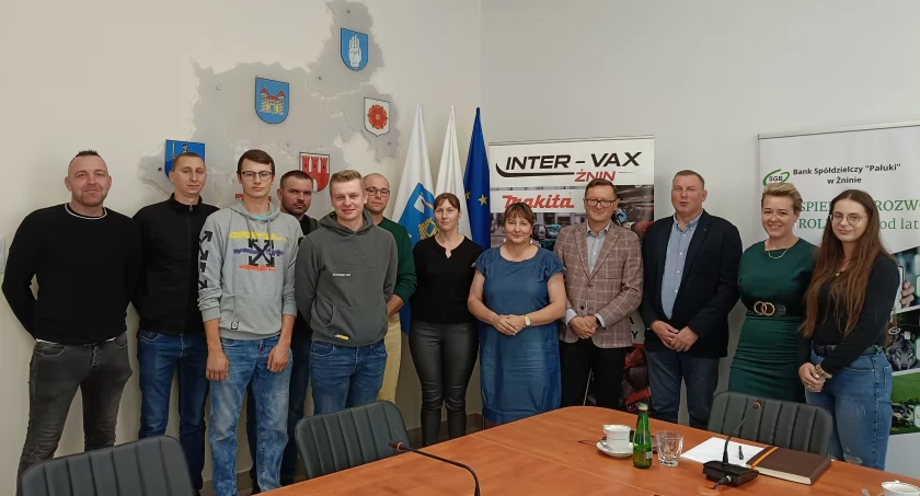 Wszyscy uczestnicy eliminacji powiatowych XXXIV Olimpiady Wiedzy Rolniczej wraz z komisją konkursową fot. Dorota Kapłońska