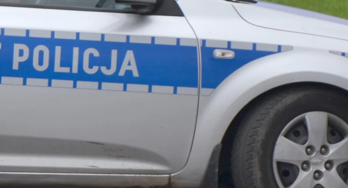 Nagłe interwencje • , Barcin policjant sprawca tylko sklepy towar - zdjęcie, fotografia