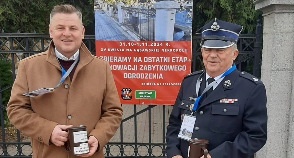 Odwiedzający groby swoich bliskich chętnie zasilały zbiórkę pieniężną, wrzucając hojne datki do puszek fot. z archiwum Stowarzyszenia Sympatyków Gąsawy
