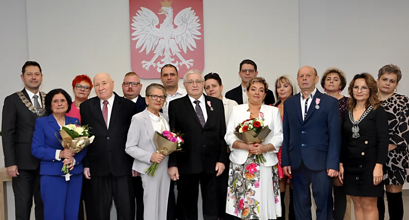 Pary małżeńskie świętujące Szmaragdowe i Złote Gody w szubińskim Urzędzie Stanu Cywilnego fot. Piotr Bembenek