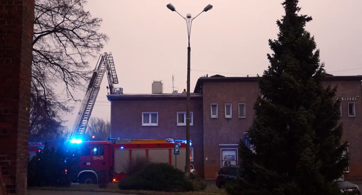 Pożary • , Zadymienie budynku parafialnym Floriana Żninie - zdjęcie, fotografia