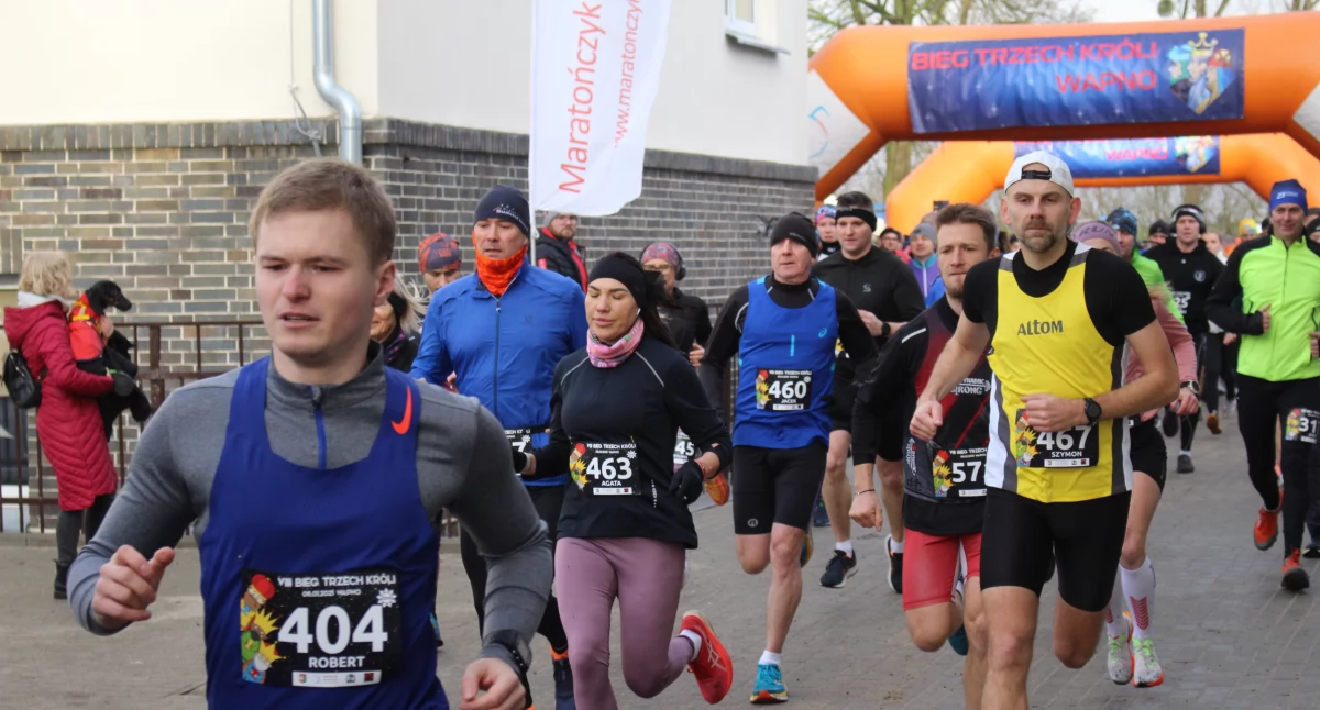 Na trzy trasy wybiegło ponad 600 biegaczy oraz amatorów Noirdic Walking. fot. Cezary Kucharski