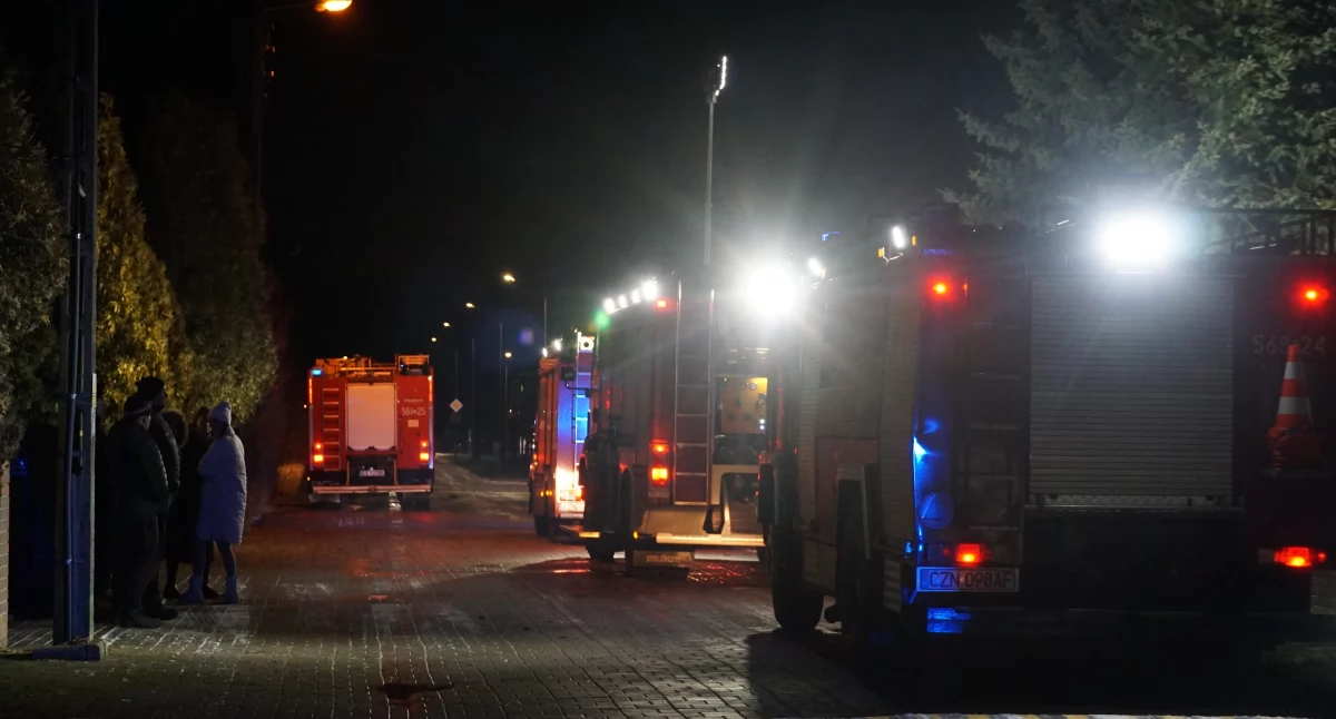 Na ul. Podgórnej pojawiło się 6 zastępów straży pożarnej fot. Karol Gapiński