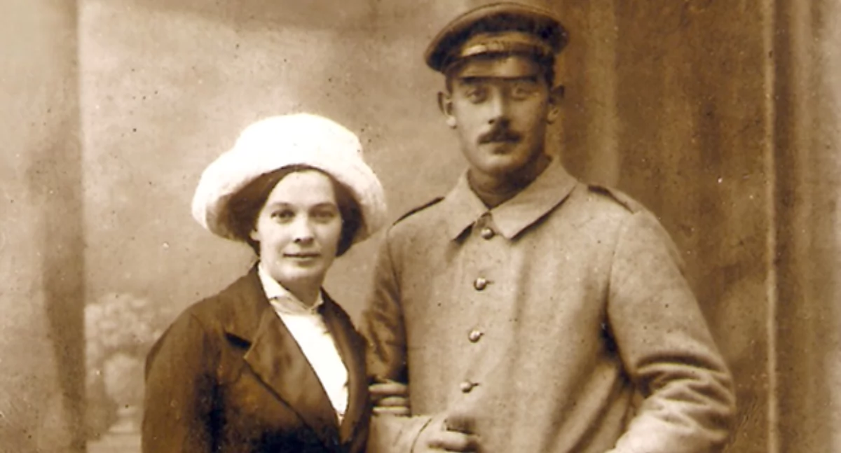 Feliks Majewski z żoną Marianną z Płockich. Fotografia wykonana w atelier H.Chr. Hansen, Gniezno 1916, ze zbiorów autora