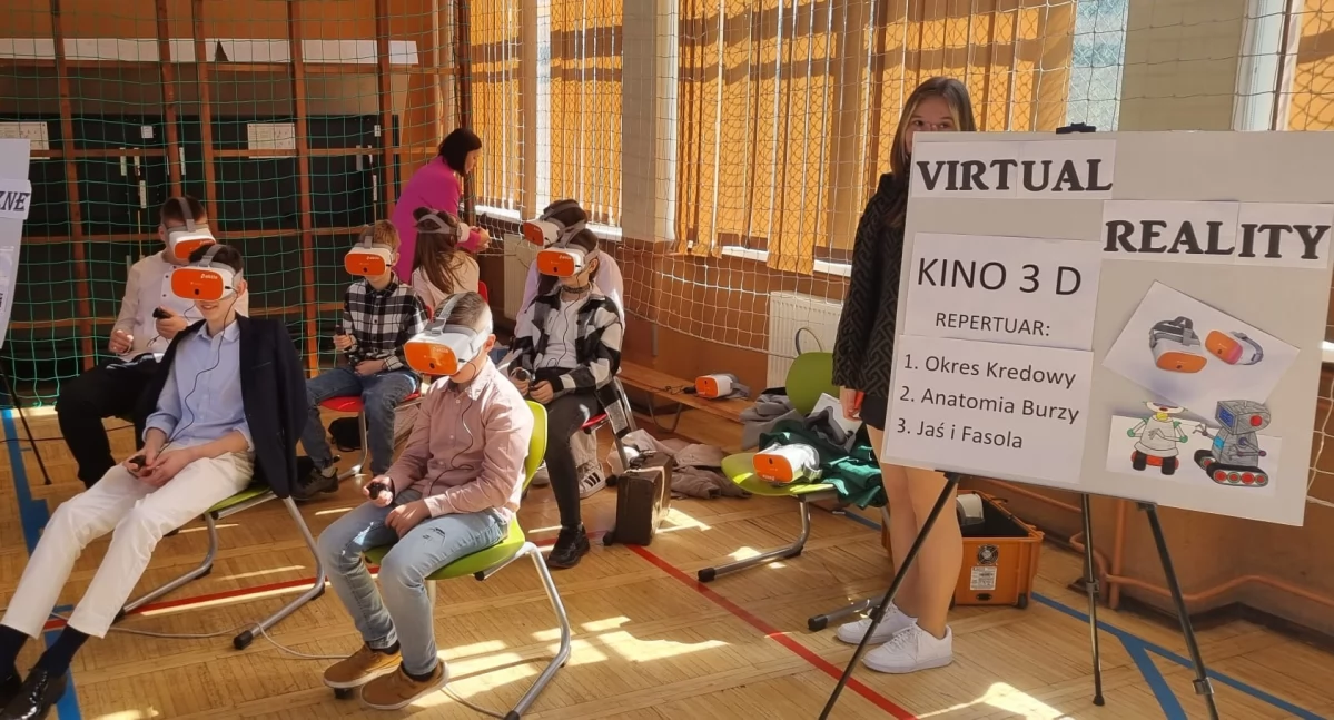 Dzień Patrona Szkoły w szkole podstawowej w Kcyni oparciu o nowoczesne technologie VR fot. Ewa Hałas