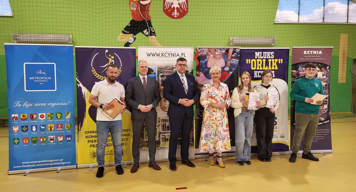 Zwieńczeniem tegorocznych warsztatów będzie XI powiatowy konkurs pierwszej pomocy przedmedycznej. Na zdjęciu laureaci konkursu 2024 fot. Ewa Hałas