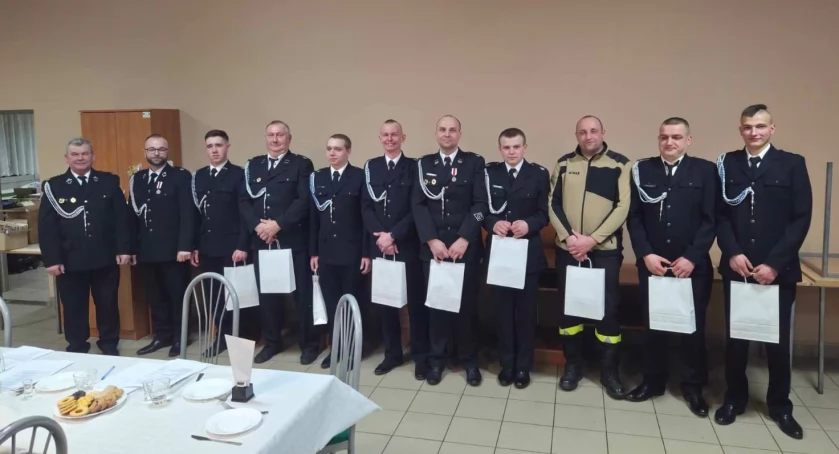 Podpis pod zdjęciem głównym: Odznaczeni druhowie z OSP Mamlicz fot. OSP Mamlicz