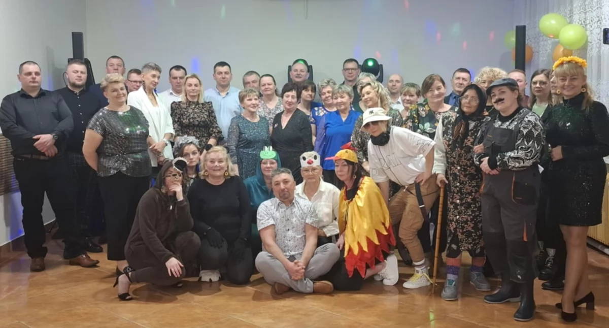 1 maca w świetlicy wiejskiej w Lubczu żegnano karnawał fot. nadesłane