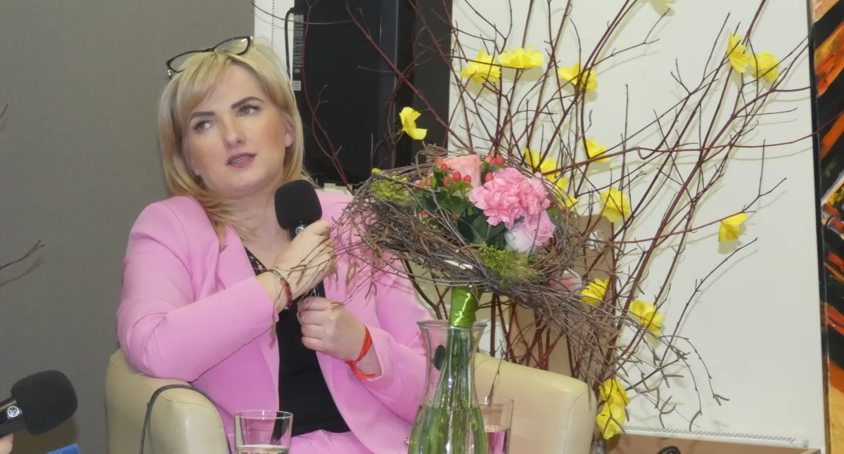 Agnieszka Rydlewska z Barcina zaprasza na swój wernisaż w Pakości fot. Karol Gapiński