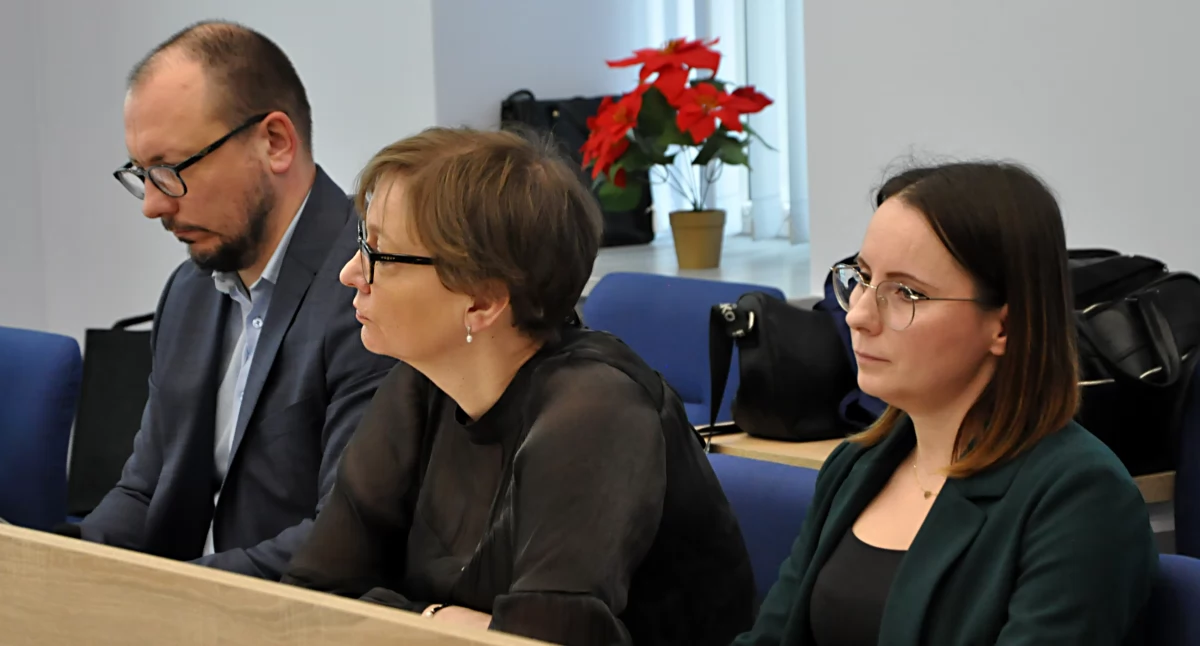 Radca prawny Wojciech Pacewicz (pierwszy z lewej) nie wydał prawnej opinii. fot. Piotr Bembenek