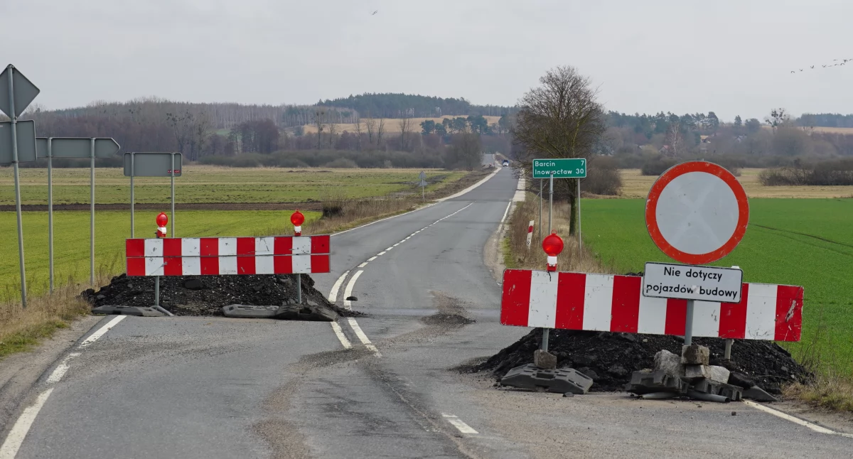 Jest szansa, że w kwietniu br. przejazd tą drogą zostanie otwarty fot. Karol Gapiński