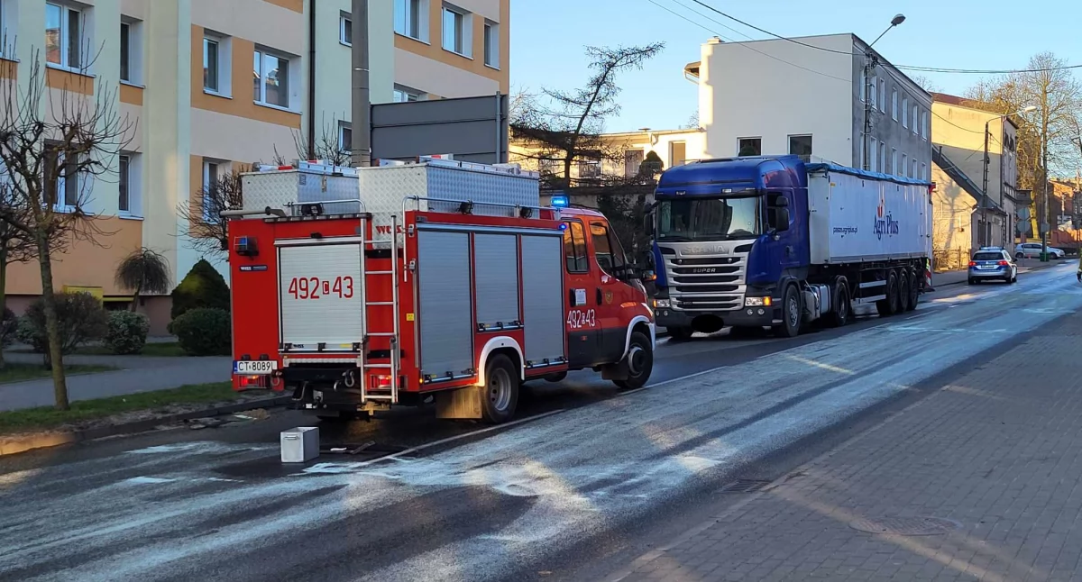 Wyciek blisko 500 litrów oleju w Kcyni fot. Ewa Hałas