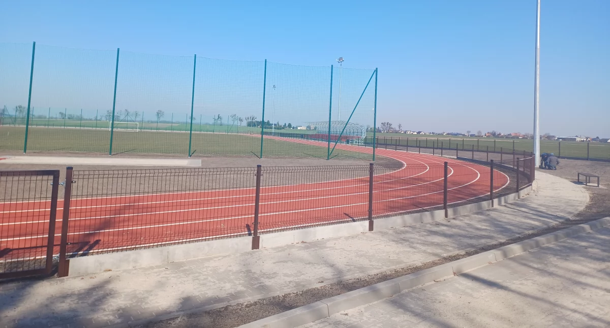 Stadion w Kcyni po gruntownej modernizacji (fot. powierzone Aleksandra Dzięciołowska) 