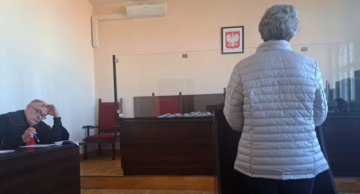 Zeznania składa matka oskarżonej, przysłuchuje się nim prokurator Prokuratury Rejonowej w Szubinie fot. Karol Gapiński