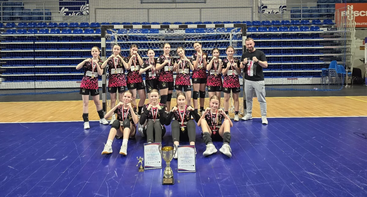 Pewne zwycięstwo szczypiornistek z Kcyni w Ogólnopolskim Turnieju Piłki Ręcznej fot. powierzone przez Klub