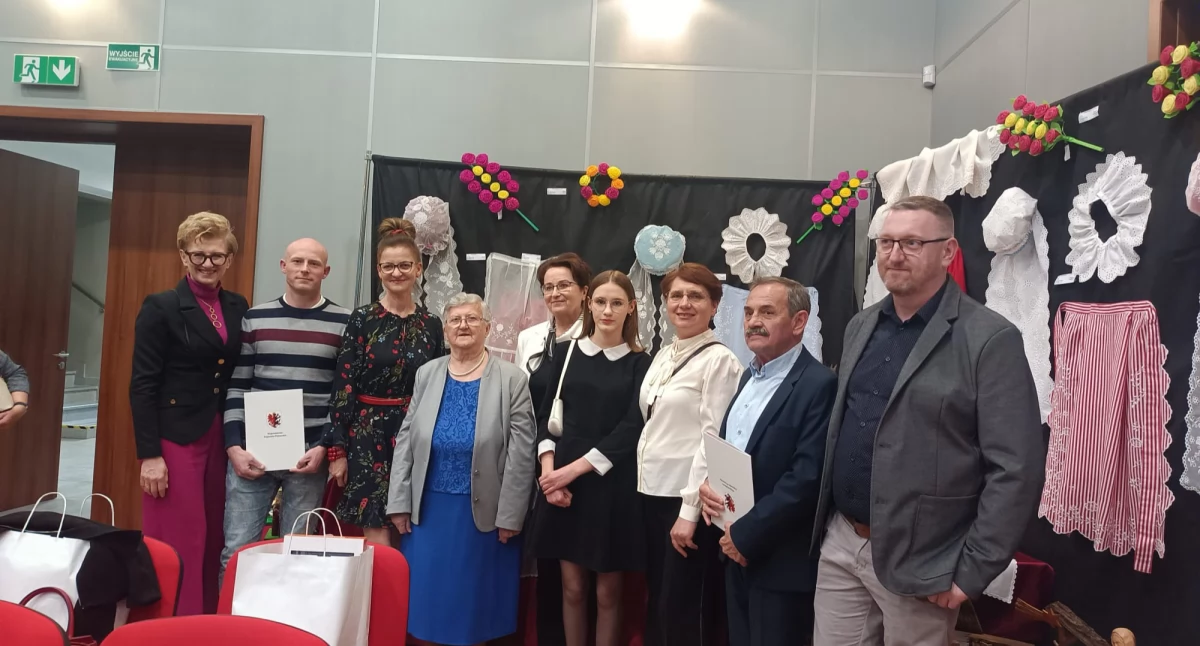 Twórcy ludowi z Kcyni podczas gali wręczenia nagród w Szubinie (fot. Centrum Kultury w Kcyni, powierzone) 