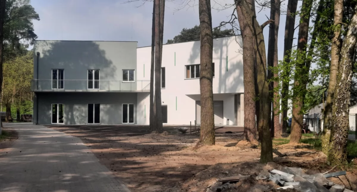 Prace związane z budową kompleksu sportowego na janowieckim stadionie wielkimi krokami zbliżają się do finiszu fot. Justyna Kulpińska