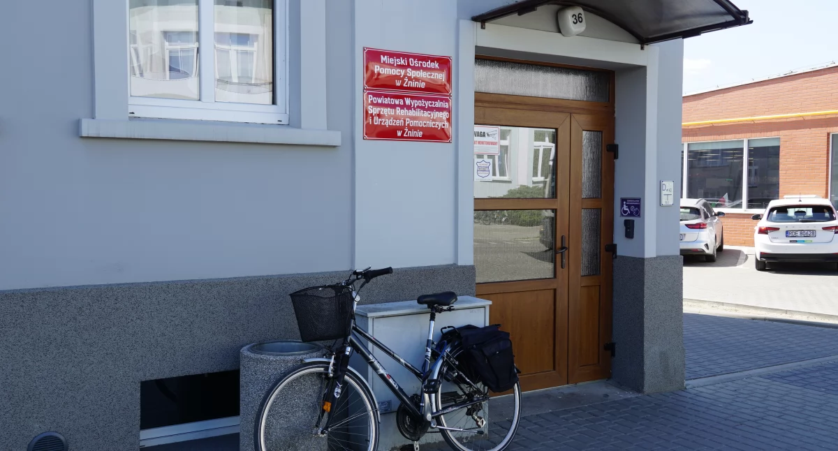 W przyszłym tygodniu doiwiemy się, kogo burmistrz zamierza wprowadzić przez te drzwi jako nową dyrektorkę instytucji fot. Karol Gapiński