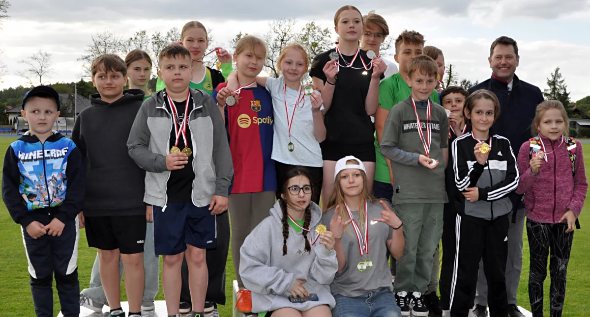 Szubinianie na symbolicznym podium fot. Piotr Bembenek