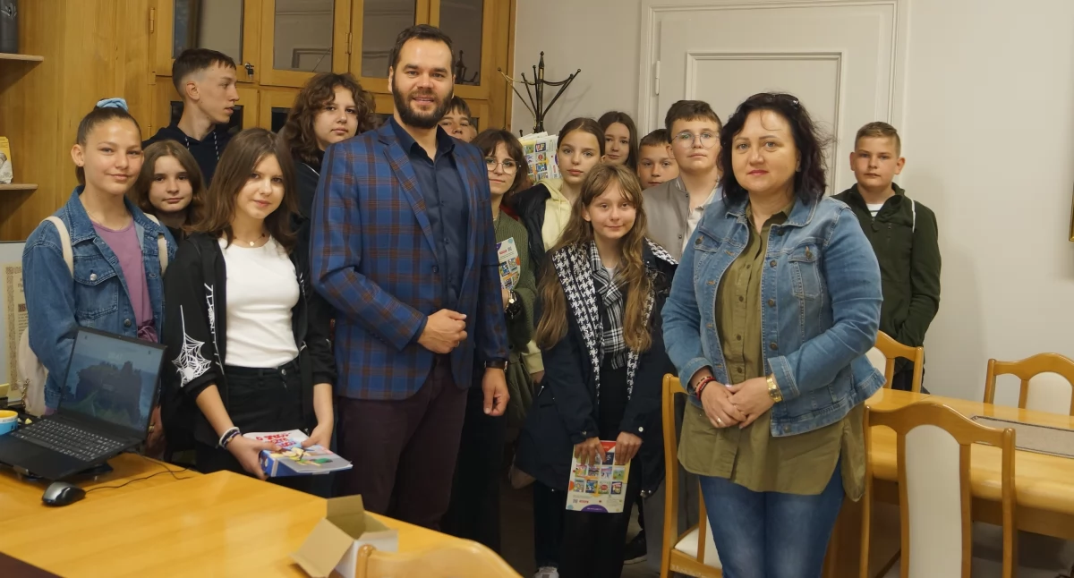 Uczniowie z Laskownicy z wizytą w ratuszu (fot. Ewa Hałas) 