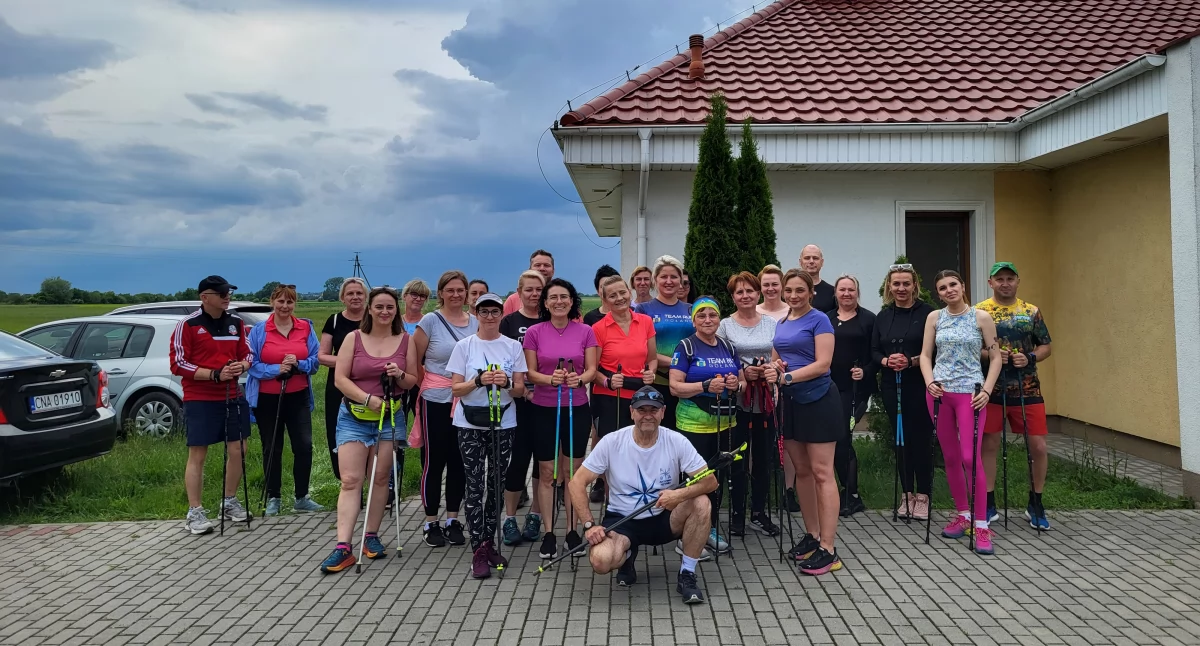 32 uczestników ruszyło na 8 km trasę w Turzynie fot. Ewa Hałas
