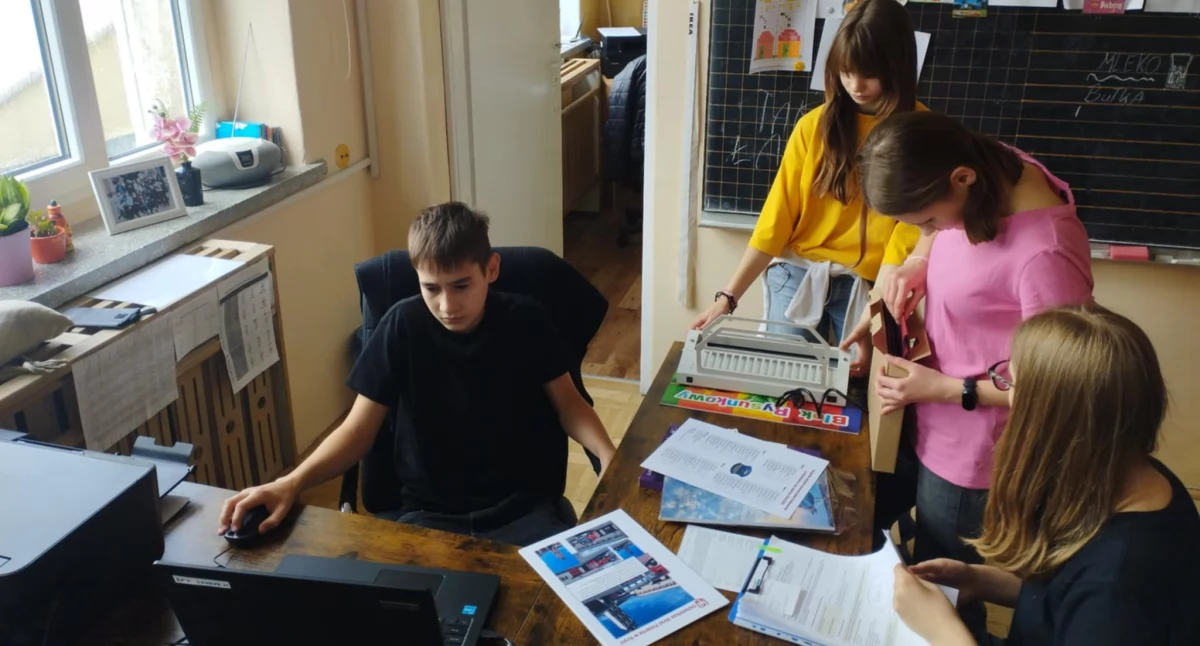 Wydana mini książeczka o Kcyni to wizja miasta widzianego oczami uczniów fot. powierzone przez Stowarzyszenie Aktywne Mycielewo
