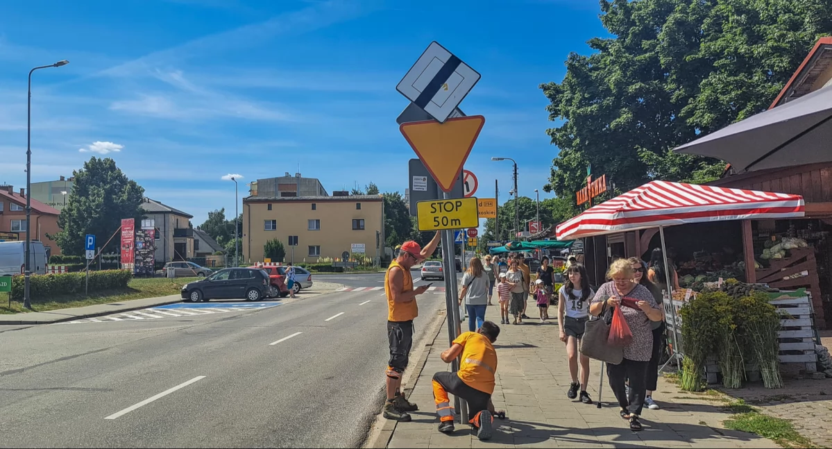 Drogi, kolej, komunikacja • , poniedziałku Rydzku Barcinie wjedziesz Pakoską Objazd przez Dworcową - zdjęcie, fotografia