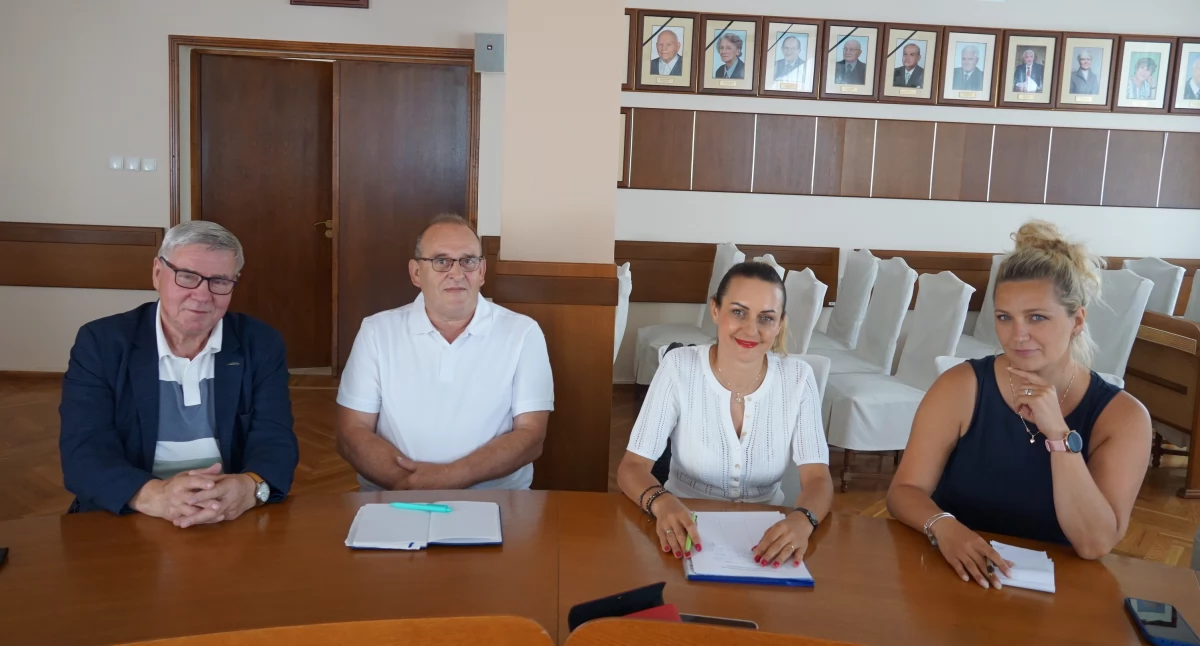Od lewej Andrzej Szczepański, Piotr Ginter, Anna Falkowska i Agnieszka Pesta na pierwszym posiedzeniu organizacyjnym nowego kolegium prezesów ROD Rejonu Barcin fot. Karol Gapiński
