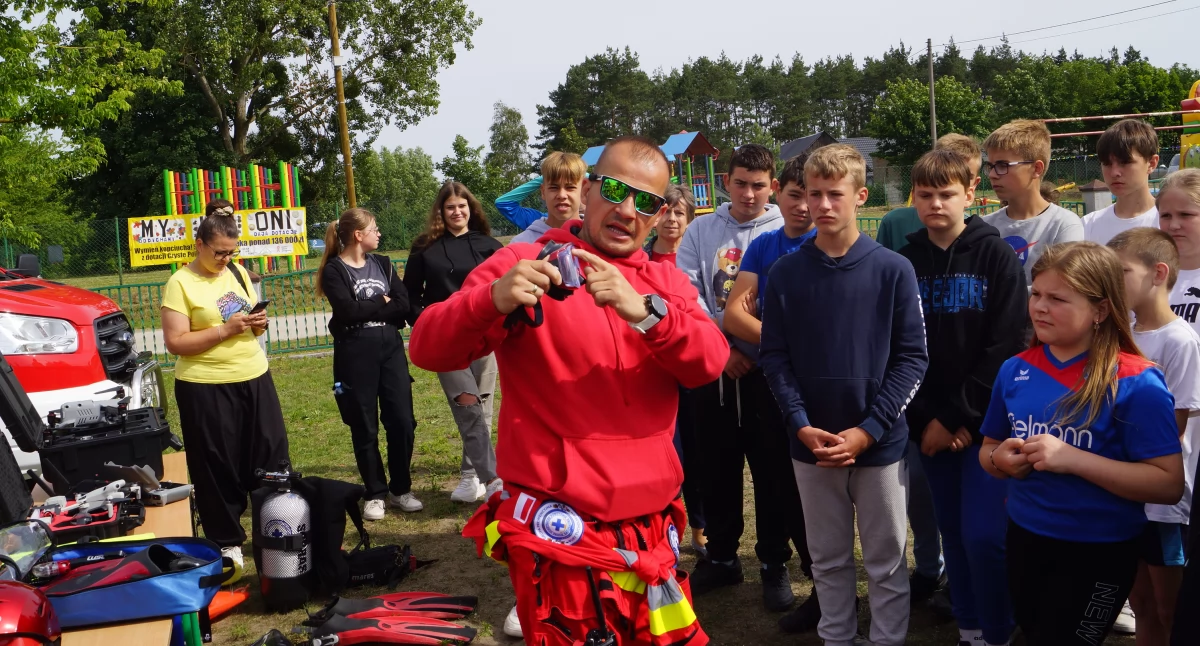 Ratownicy WOPR zachęcają do pobierania aplikacji i bezpiecznego wypoczynku fot. Ewa Hałas