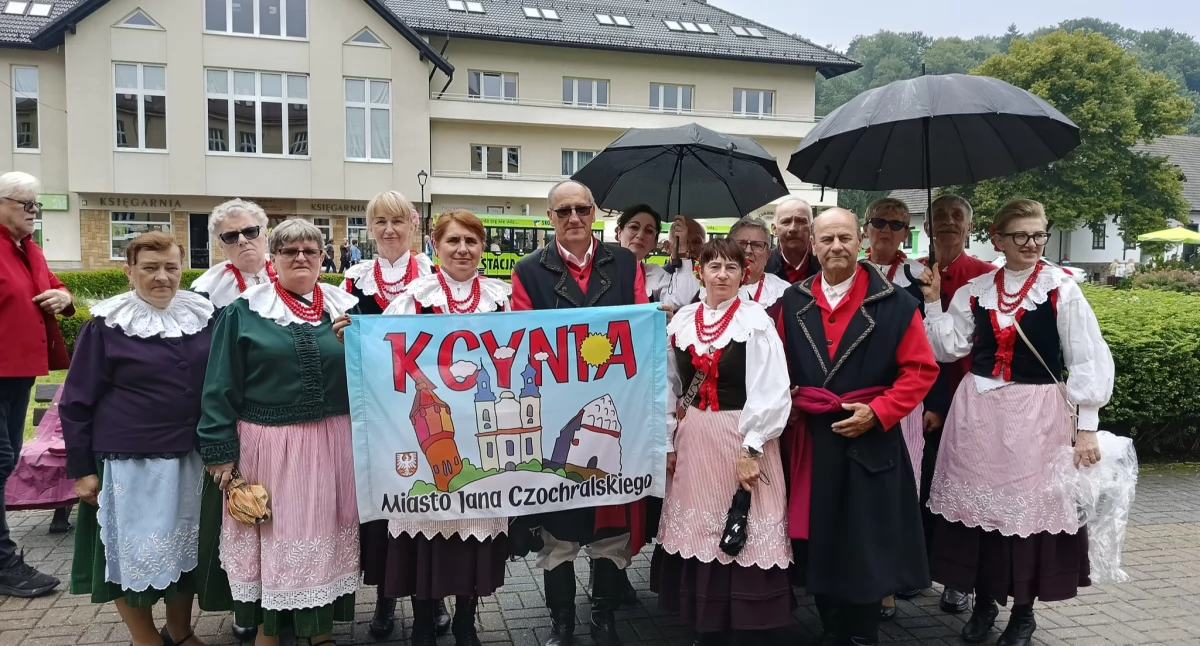 Zespół Pałuki reprezentuje nasz region podczas Tygodnia Kultury Beskidzkiej (zdjęcia powierzone przez Zespół) 