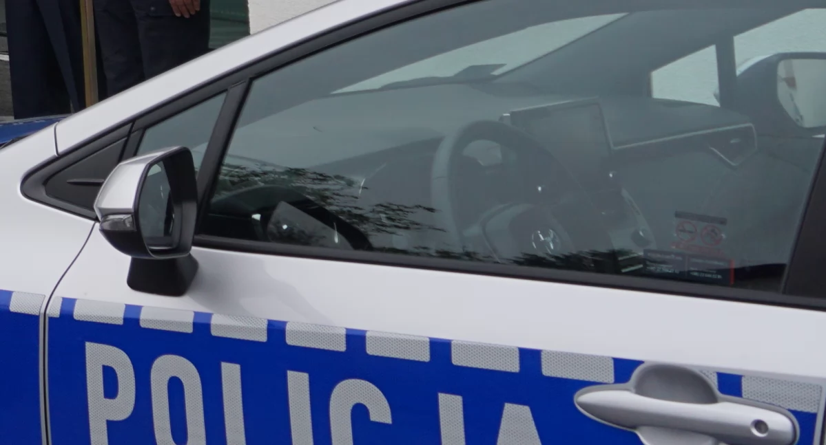 Nagłe interwencje • , Pijany uderzył drogowy zasnął kierownicą; może spędzić więzieniu - zdjęcie, fotografia