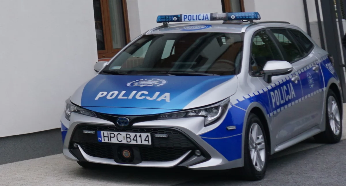 Nagłe interwencje • , Janowieccy policjanci ścigali letniego motorowerzystę - zdjęcie, fotografia