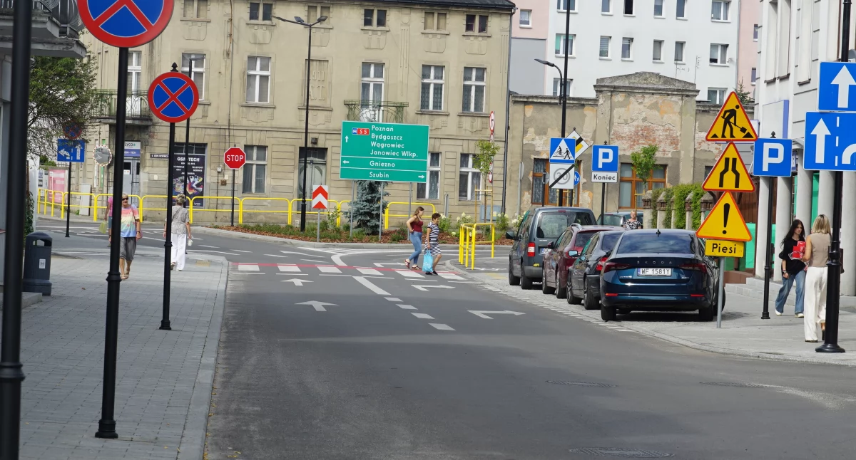 Ulica Kościuszki jest gotowa, prezentuje się ładnie, ale burmistrz wciąż nie da gwarancji, że po ulewie na skrzyżowaniu nie powstanie jezioro fot. Karol Gapiński