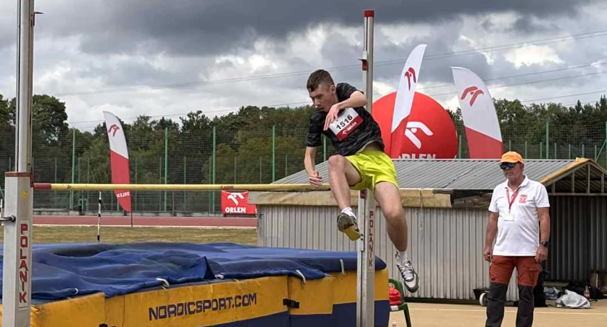 Alex Wawrzyniak pokonał poprzeczke na wysokości 140 cm. fot. arch. Natalii Staśkiewicz
