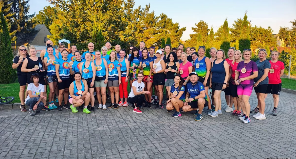 Uczestnicy 4 marszu Nordic Walking i biegu w Nowej Wsi Noteckiej fot. z archiwum Ewa Hałas