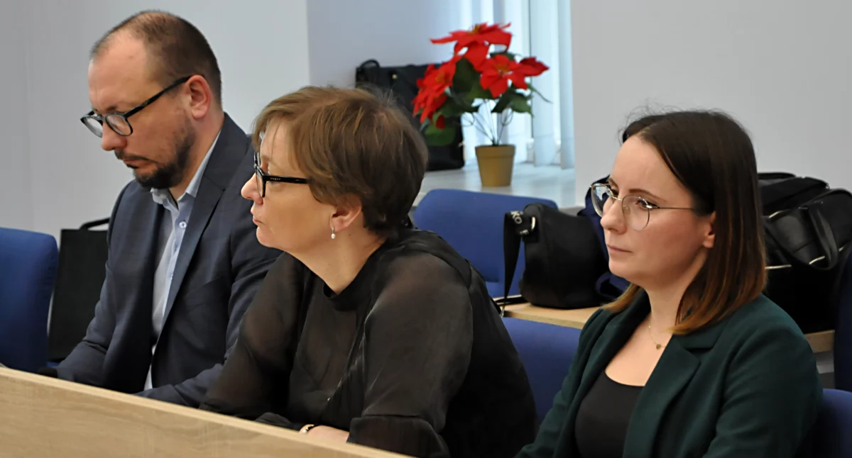 Radca Pacewicz (pierwszy z lewej) ocenił projekt uchwały jako niezgodny z prawem  fot. Cezary Kucharski