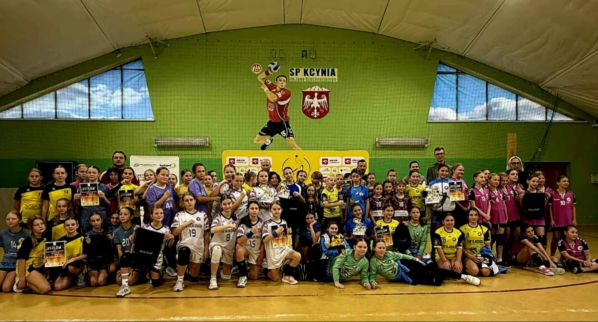 Ostatni z czterech turniejów Orlik Cup rozegrano na hali w Kcyni (zdjęcia powierzone przez Klub) 