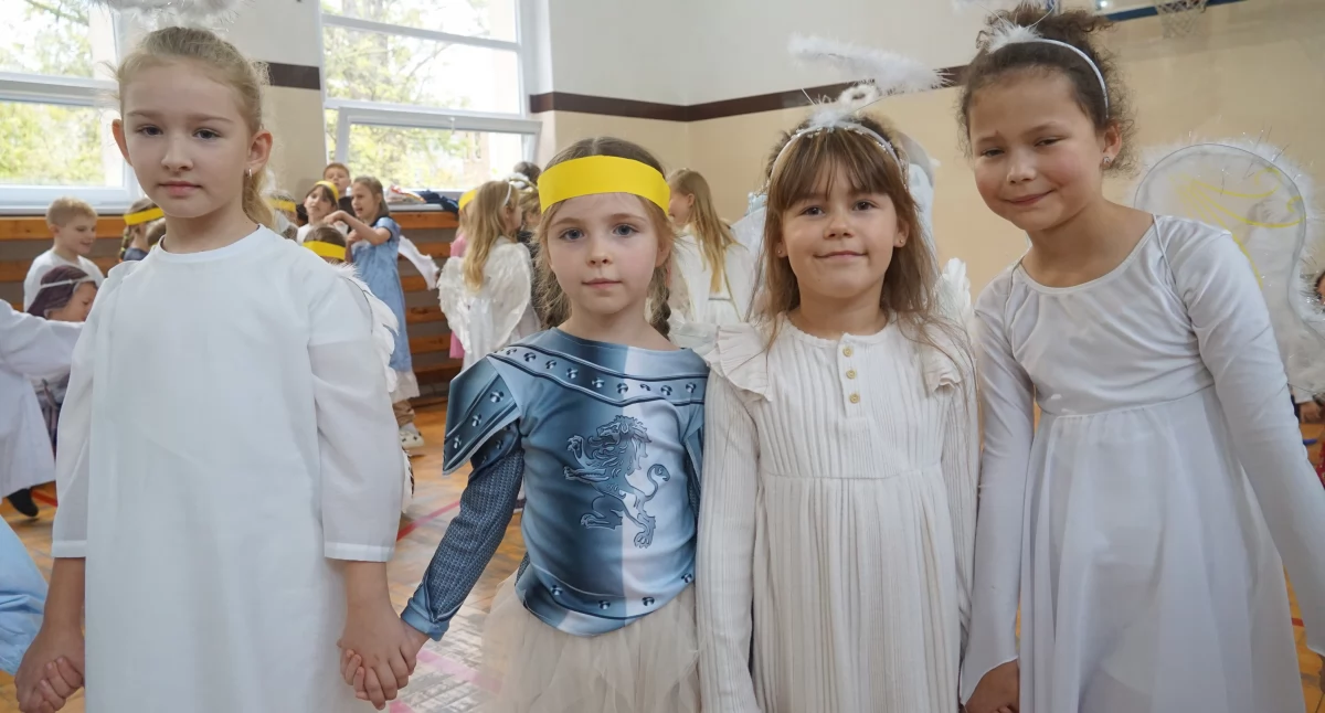 Dyskoteka Świętych w żnińskiej jedynce fot. Karol Gapiński
