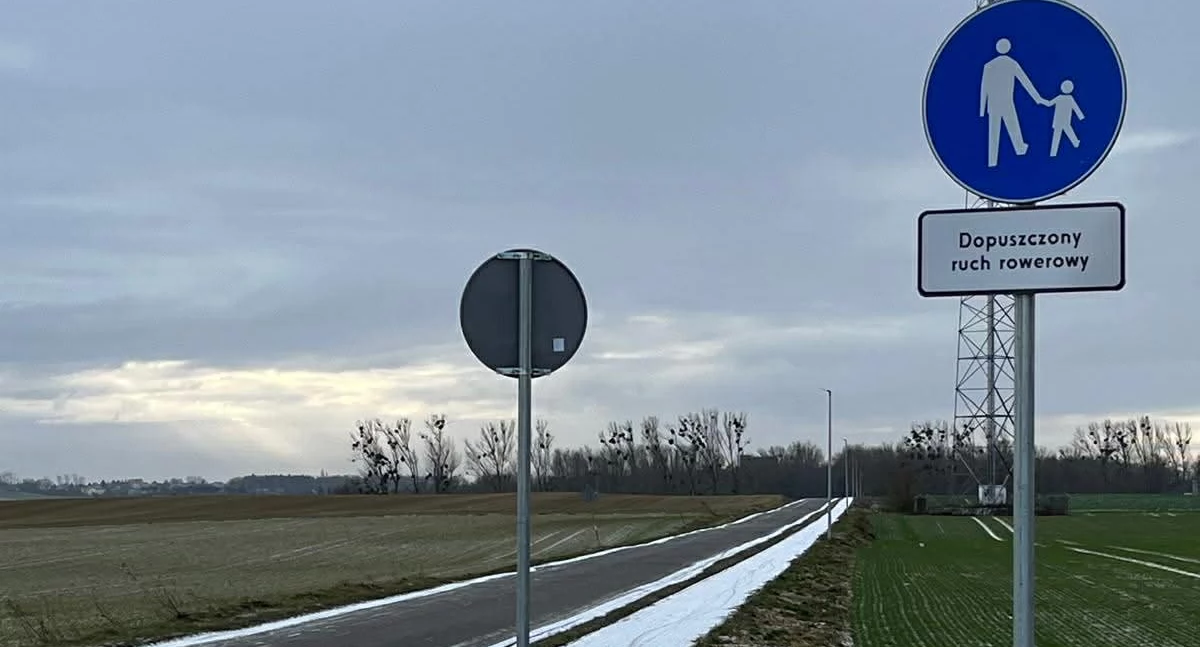 Podobne ścieżki pojawią sie przy drogach wojewódzkich nr 241 oraz 248. fot. Cezary Kucharski