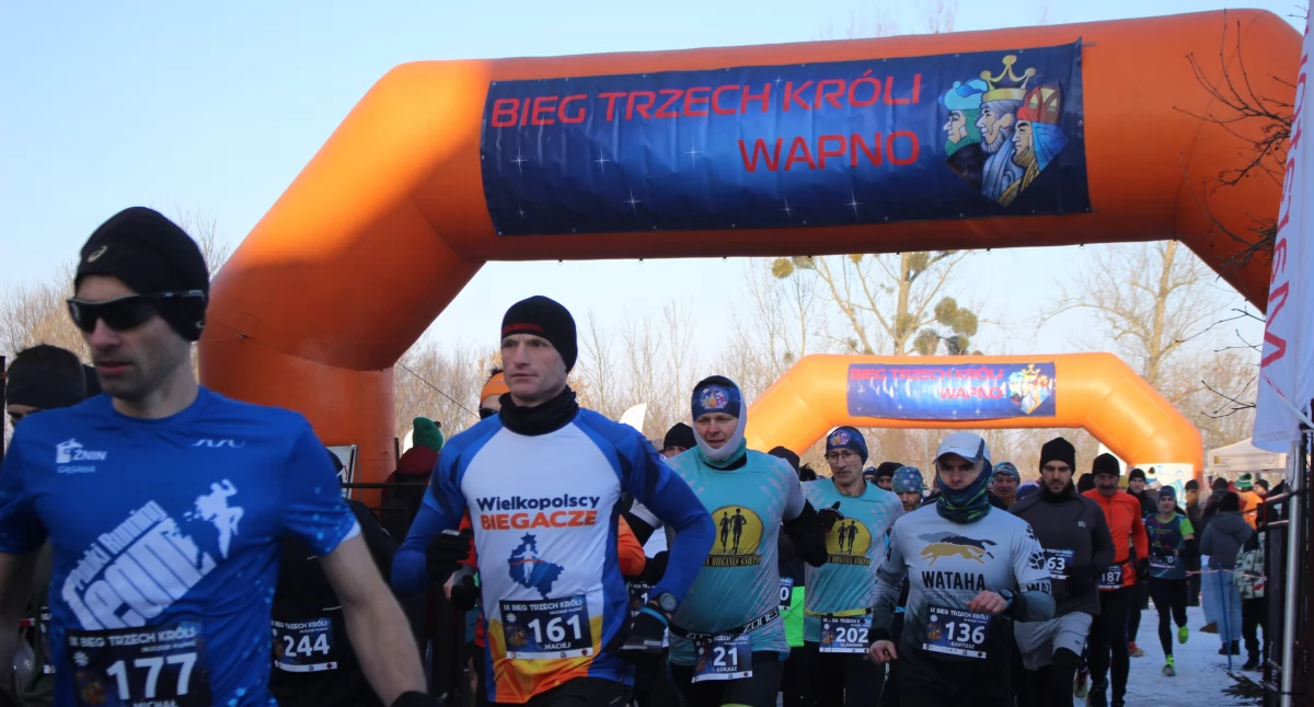 Na trasach w Wapnie pojawiło się ponad 800 biegaczy. fot. Cezary Kucharski