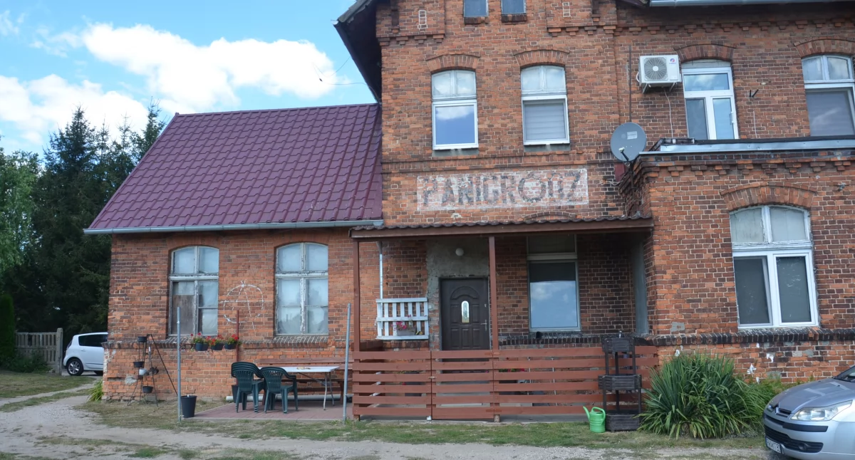 Z tego dworca na kolejowej granicy województw wielkopolskiego i kujawsko-pomorskiego mogą niedługom odjeżdżać pociągi do Kcyni . fot. Cezary Kucharski