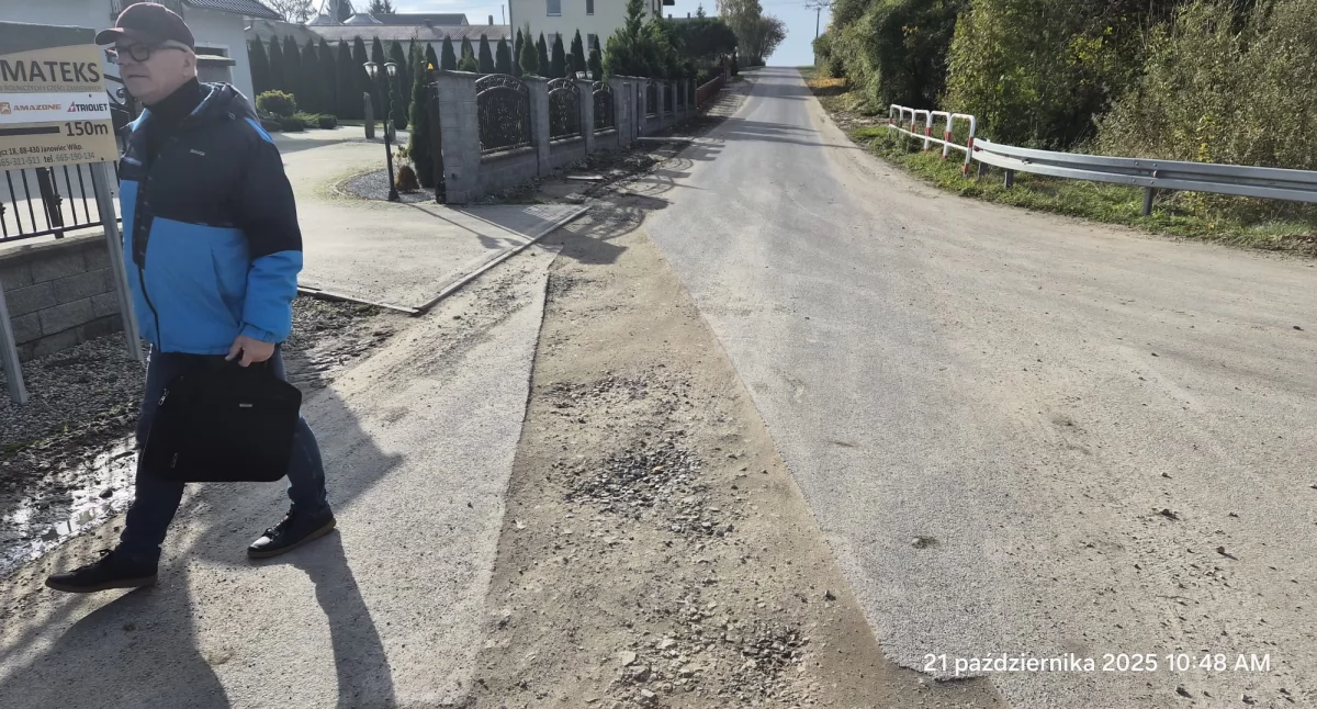 Przyłacza do głównej nitki kanalizacji w Gączu mieszkańcy wykonują na własny koszt. fot. arch. UM Janowiec Wlkp.