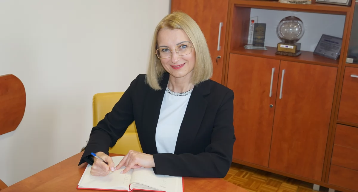 Olga Berdysz zastępczyni burmistrza Żnina zaprasza mieszkańców na spotkanie dotyczące bezpieczeństwa, które odbędzie się w ŻDK fot. Karol Gapiński