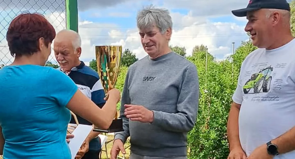 Festyny, pikniki, imprezy • , Krzysztof Nosek Maria Walczak najlepsi Pałuckim Turnieju Rzutu Podkową Sobiejuchach - zdjęcie, fotografia