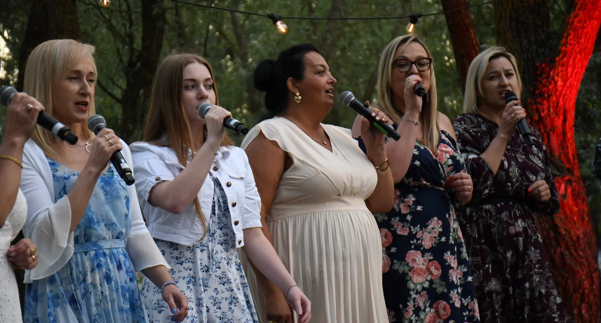 Zespół Vocal Wings w imponującym stylu zadebiutował pordczas imprezy pod nazwą Luna, wino i śpiew fot. Magdalena Kruszka 