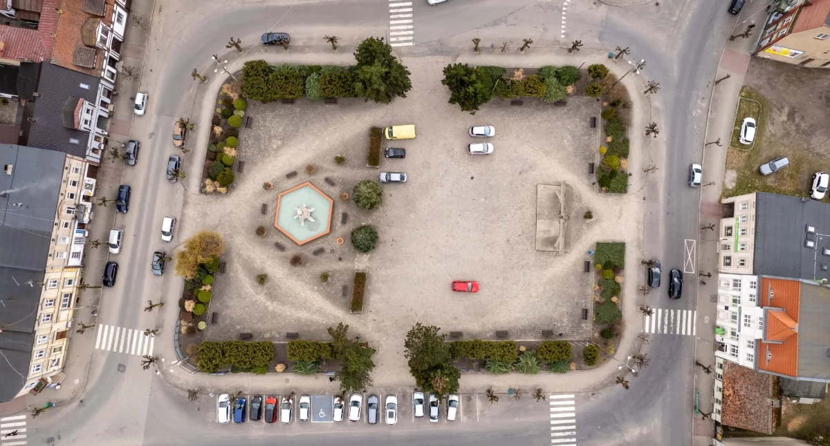 Janowiecki rynek z lotu ptaka. fot. arch. Leszek Grzeczka